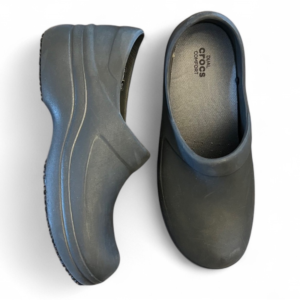 Crocs Women’s Black Clogs
